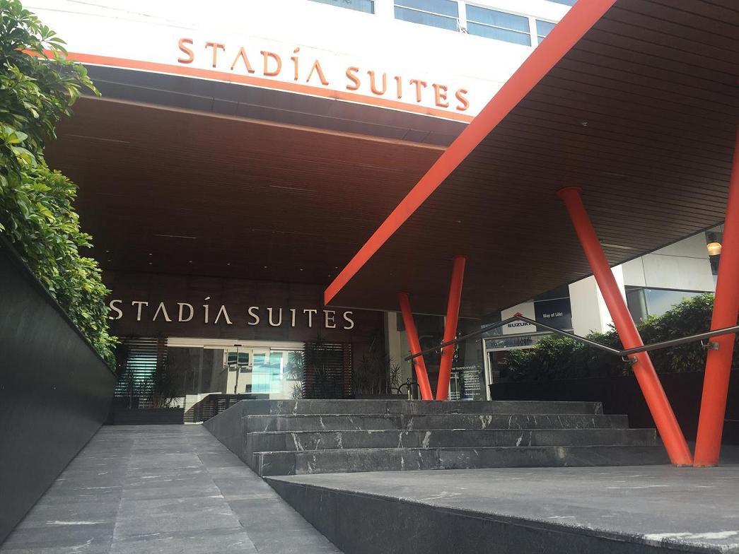 Stadia Suites Mexico City Santa Fe Esterno foto The Stadium Suites entrance