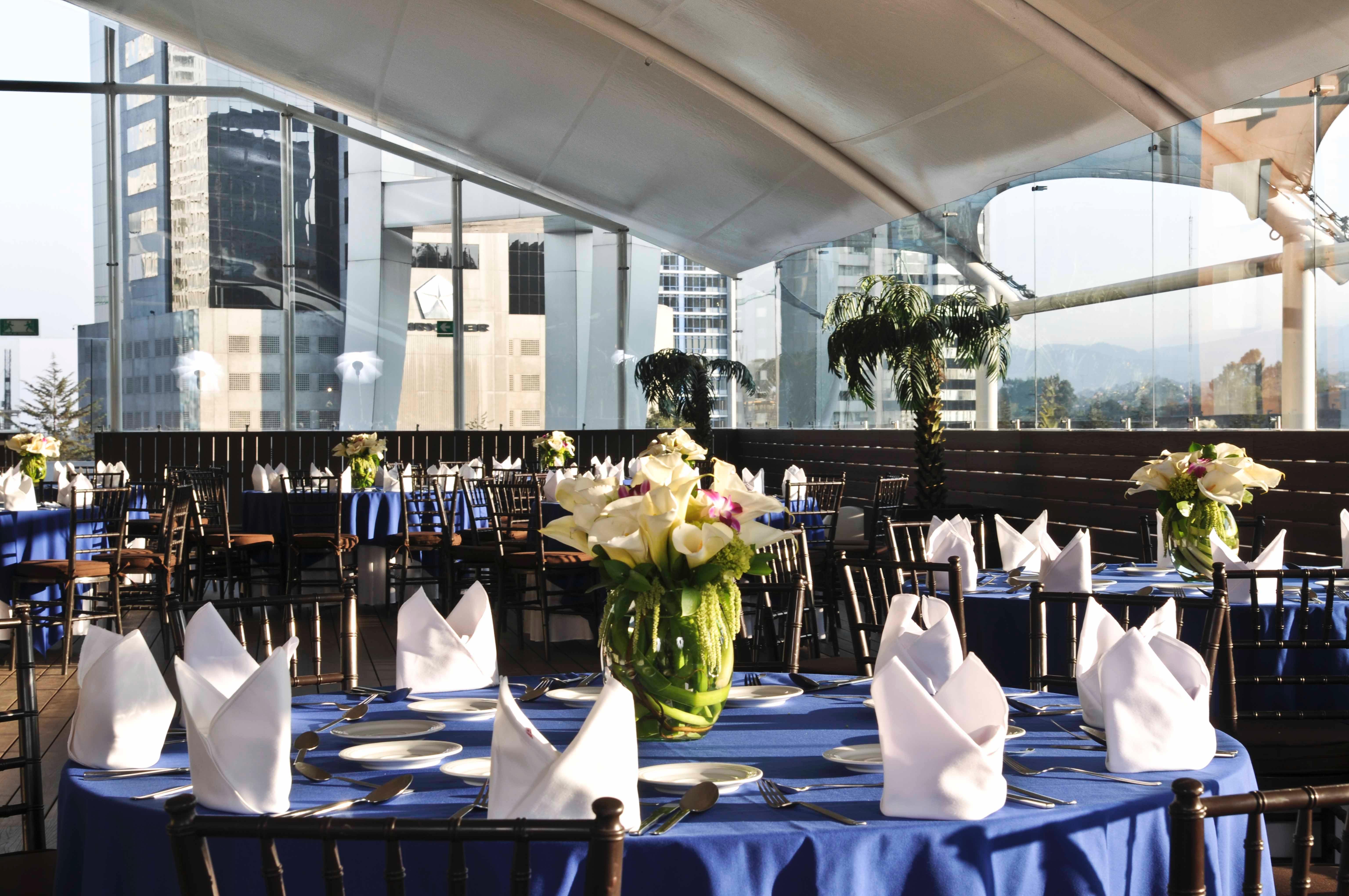 Stadia Suites Mexico City Santa Fe Esterno foto The 2008 Blue Cross Blue Shield of Michigan Awards Gala